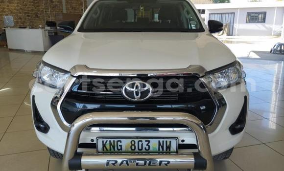 Buy Used Toyota Hilux Silver Car in Mbabane in Manzini Buy Used Toyota Hilux Silver Car in Mbabane in Manzini