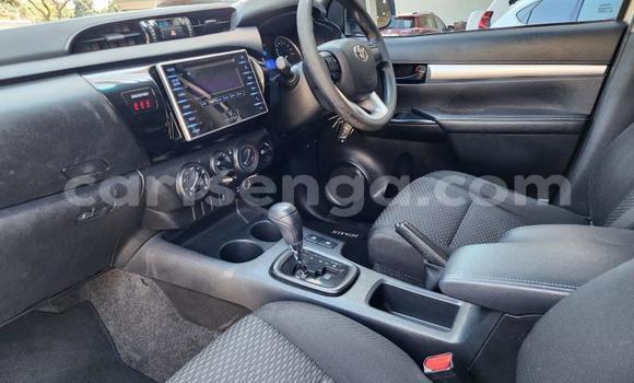 Buy Used Toyota Hilux White Car in Ezulwini in Hhohho Buy Used Toyota Hilux White Car in Ezulwini in Hhohho