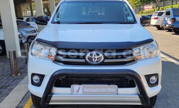 Buy Used Toyota Hilux White Car in Ezulwini in Hhohho Buy Used Toyota Hilux White Car in Ezulwini in Hhohho