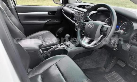 Acheter Occasion Voiture Toyota Hilux Blanc à Mbabane, Manzini Acheter Occasion Voiture Toyota Hilux Blanc à Mbabane, Manzini