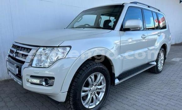 Buy Used Mitsubishi Pajero White Car in Mbabane in Manzini Buy Used Mitsubishi Pajero White Car in Mbabane in Manzini