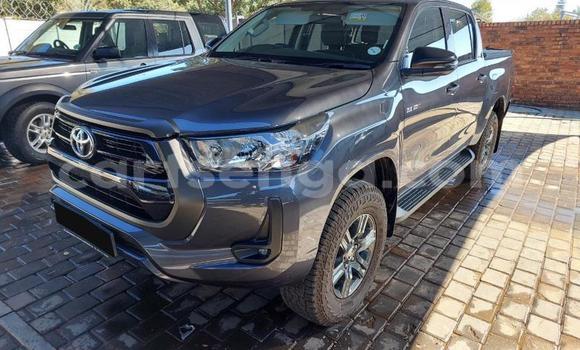 Buy Used Toyota Hilux Silver Car in Mbabane in Manzini