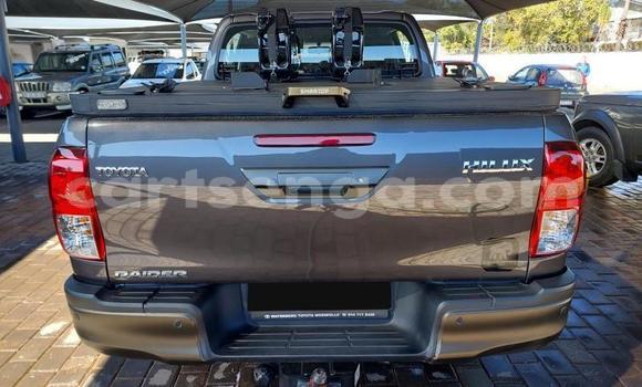Buy Used Toyota Hilux Silver Car in Mbabane in Manzini Buy Used Toyota Hilux Silver Car in Mbabane in Manzini