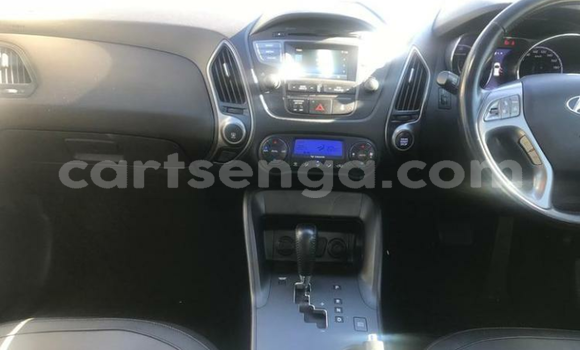 Buy Used Hyundai ix35 Silver Car in Bhunya in Manzini Buy Used Hyundai ix35 Silver Car in Bhunya in Manzini