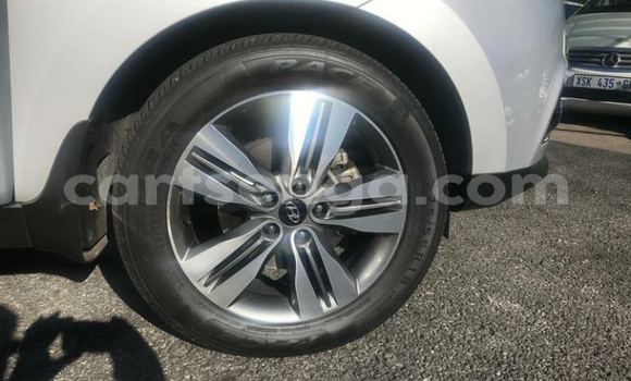 Buy Used Hyundai ix35 Silver Car in Bhunya in Manzini Buy Used Hyundai ix35 Silver Car in Bhunya in Manzini
