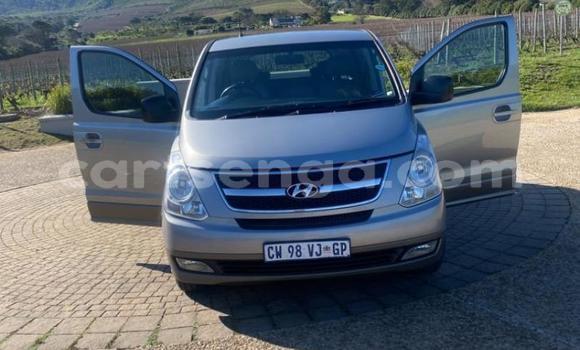 Acheter Occasion Voiture Hyundai H1 Gris à Mbabane, Manzini Acheter Occasion Voiture Hyundai H1 Gris à Mbabane, Manzini