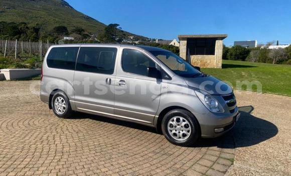 Acheter Occasion Voiture Hyundai H1 Gris à Mbabane, Manzini Acheter Occasion Voiture Hyundai H1 Gris à Mbabane, Manzini