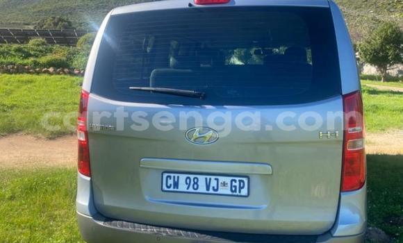 Acheter Occasion Voiture Hyundai H1 Gris à Mbabane, Manzini Acheter Occasion Voiture Hyundai H1 Gris à Mbabane, Manzini