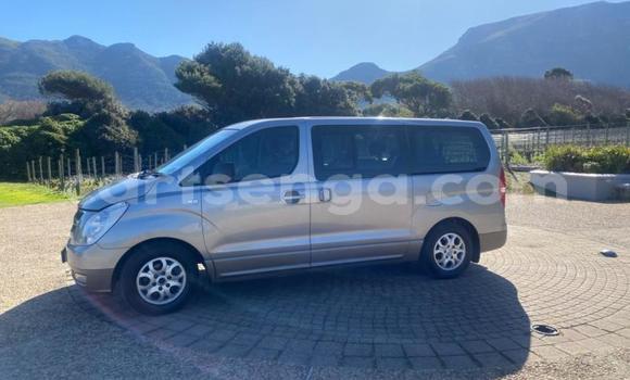 Acheter Occasion Voiture Hyundai H1 Gris à Mbabane, Manzini Acheter Occasion Voiture Hyundai H1 Gris à Mbabane, Manzini