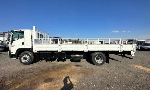 Acheter Occasion Utilitaire Isuzu FTR 850 Blanc à Mbabane, Manzini Acheter Occasion Utilitaire Isuzu FTR 850 Blanc à Mbabane, Manzini