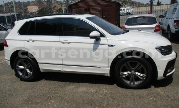 Buy Used Volkswagen Tiguan White Car in Ezulwini in Hhohho Buy Used Volkswagen Tiguan White Car in Ezulwini in Hhohho