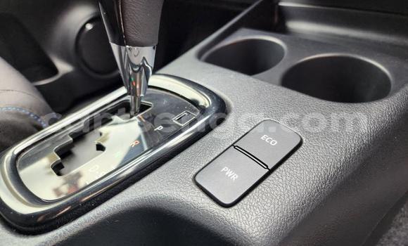 Buy Used Toyota Hilux Silver Car in Ezulwini in Hhohho Buy Used Toyota Hilux Silver Car in Ezulwini in Hhohho