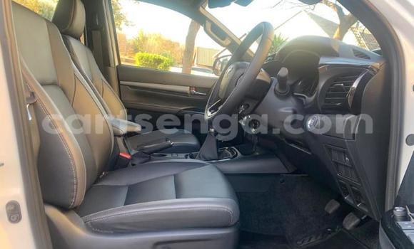 Acheter Occasion Voiture Toyota Hilux Blanc à Mbabane, Manzini Acheter Occasion Voiture Toyota Hilux Blanc à Mbabane, Manzini