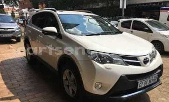 Buy Used Toyota RAV4 White Car in Mbabane in Manzini Buy Used Toyota RAV4 White Car in Mbabane in Manzini
