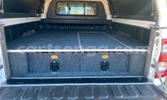 Acheter Occasion Voiture Toyota Hilux Blanc à Big Bend, Lubombo District Acheter Occasion Voiture Toyota Hilux Blanc à Big Bend, Lubombo District