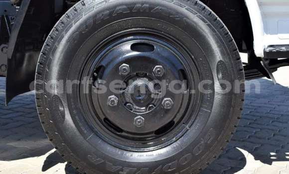 Acheter Occasion Utilitaire Nissan UD Blanc à Big Bend, Lubombo District Acheter Occasion Utilitaire Nissan UD Blanc à Big Bend, Lubombo District