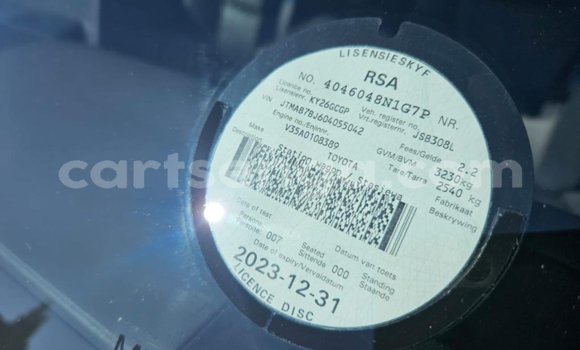 Nunua Ilio tumika Toyota Land Cruiser Prado Silver Gari ndani ya Big Bend nchini Wilaya ya Lubombo Nunua Ilio tumika Toyota Land Cruiser Prado Silver Gari ndani ya Big Bend nchini Wilaya ya Lubombo