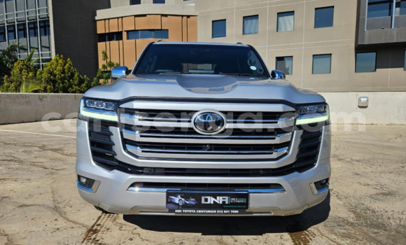 Nunua Ilio tumika Toyota Land Cruiser Prado Silver Gari ndani ya Big Bend nchini Wilaya ya Lubombo Nunua Ilio tumika Toyota Land Cruiser Prado Silver Gari ndani ya Big Bend nchini Wilaya ya Lubombo