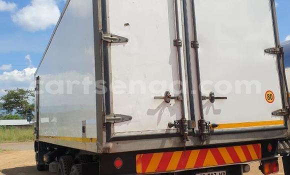 Acheter Occasion Utilitaire Nissan UD Blanc à Big Bend, Lubombo District Acheter Occasion Utilitaire Nissan UD Blanc à Big Bend, Lubombo District