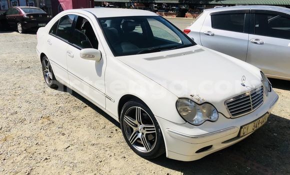 Nunua Ilio tumika Mercedes-Benz C-Classe White Gari ndani ya Mbabane nchini Manzini