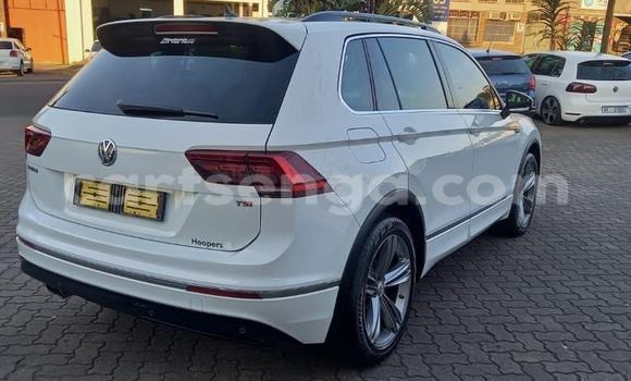 Buy Used Volkswagen Tiguan White Car in Mbabane in Manzini Buy Used Volkswagen Tiguan White Car in Mbabane in Manzini
