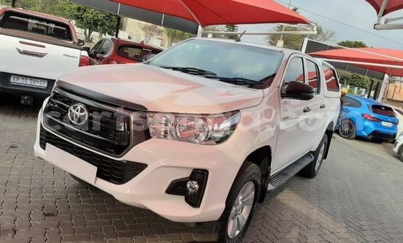 Buy Used Toyota Hilux White Car in Mbabane in Manzini Buy Used Toyota Hilux White Car in Mbabane in Manzini