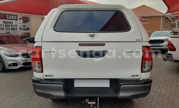 Buy Used Toyota Hilux White Car in Mbabane in Manzini Buy Used Toyota Hilux White Car in Mbabane in Manzini