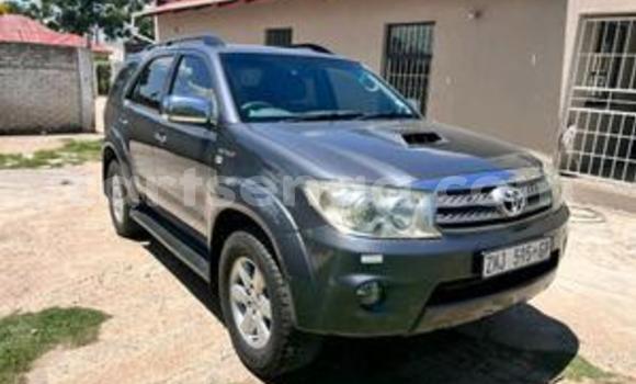 Acheter Occasion Voiture Toyota Fortuner Gris à Hlatikulu, Shiselweni District Acheter Occasion Voiture Toyota Fortuner Gris à Hlatikulu, Shiselweni District
