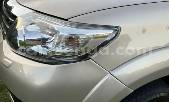 Acheter Occasion Voiture Toyota Fortuner Beige à Hlatikulu, Shiselweni District Acheter Occasion Voiture Toyota Fortuner Beige à Hlatikulu, Shiselweni District