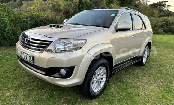 Acheter Occasion Voiture Toyota Fortuner Beige à Hlatikulu, Shiselweni District Acheter Occasion Voiture Toyota Fortuner Beige à Hlatikulu, Shiselweni District