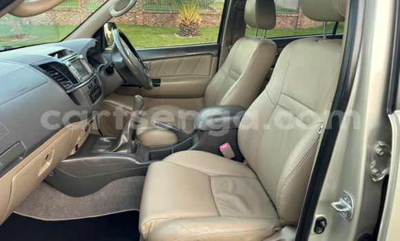Acheter Occasion Voiture Toyota Fortuner Beige à Hlatikulu, Shiselweni District Acheter Occasion Voiture Toyota Fortuner Beige à Hlatikulu, Shiselweni District