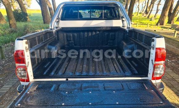 Acheter Occasion Voiture Toyota Hilux Blanc à Hlatikulu, Shiselweni District Acheter Occasion Voiture Toyota Hilux Blanc à Hlatikulu, Shiselweni District