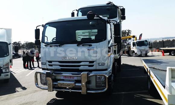 Acheter Occasion Utilitaire Isuzu FTR 850 Blanc à Mbabane, Manzini Acheter Occasion Utilitaire Isuzu FTR 850 Blanc à Mbabane, Manzini