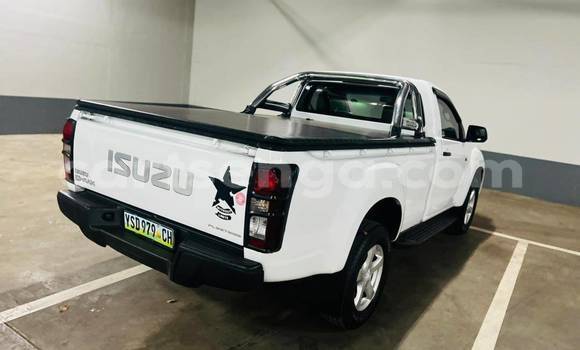 Buy Used Isuzu D–MAX White Car in Lobamba in Manzini Buy Used Isuzu D–MAX White Car in Lobamba in Manzini