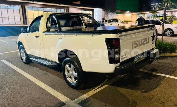 Buy Used Isuzu D–MAX White Car in Lobamba in Manzini Buy Used Isuzu D–MAX White Car in Lobamba in Manzini