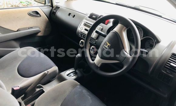 Nunua Ilio tumika Honda FIT White Gari ndani ya Manzini nchini Manzini Nunua Ilio tumika Honda FIT White Gari ndani ya Manzini nchini Manzini