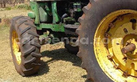 Acheter Occasion Utilitaire Caterpillar 120 Vert à Manzini, Manzini Acheter Occasion Utilitaire Caterpillar 120 Vert à Manzini, Manzini