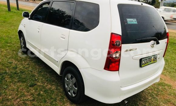Nunua Ilio tumika Toyota Avanza White Gari ndani ya Manzini nchini Manzini Nunua Ilio tumika Toyota Avanza White Gari ndani ya Manzini nchini Manzini