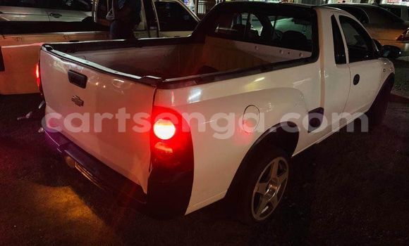 Nunua Ilio tumika Chevrolet Cruze White Gari ndani ya Manzini nchini Manzini Nunua Ilio tumika Chevrolet Cruze White Gari ndani ya Manzini nchini Manzini