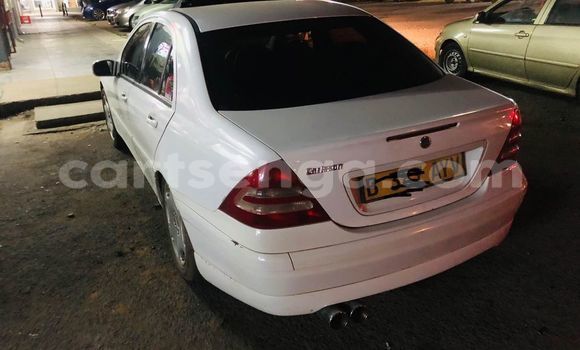 Nunua Ilio tumika Mercedes‒Benz C–Class White Gari ndani ya Manzini nchini Manzini Nunua Ilio tumika Mercedes‒Benz C–Class White Gari ndani ya Manzini nchini Manzini