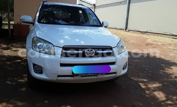 Buy Used Toyota RAV4 White Car in Kwaluseni in Manzini Buy Used Toyota RAV4 White Car in Kwaluseni in Manzini