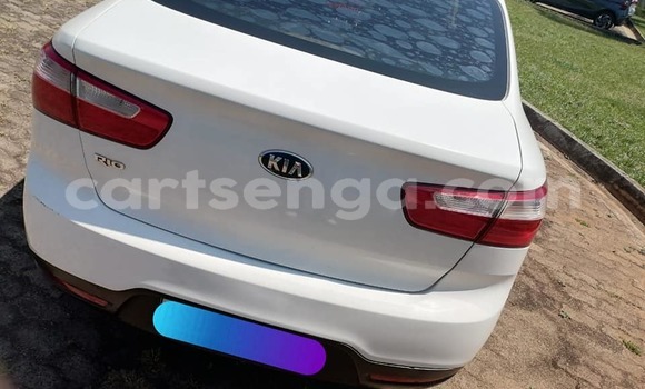 Nunua Ilio tumika Kia Rio White Gari ndani ya Kwaluseni nchini Manzini Nunua Ilio tumika Kia Rio White Gari ndani ya Kwaluseni nchini Manzini