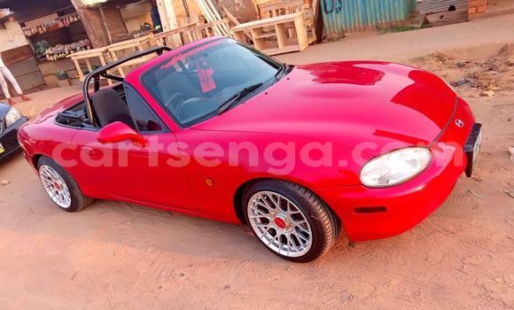 Acheter Occasion Voiture Mazda MX-3 Rouge à Kwaluseni, Manzini