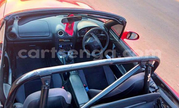 Nunua Ilio tumika Mazda MX-3 Red Gari ndani ya Kwaluseni nchini Manzini Nunua Ilio tumika Mazda MX-3 Red Gari ndani ya Kwaluseni nchini Manzini