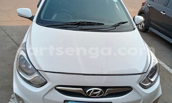 Nunua Ilio tumika Hyundai Accent White Gari ndani ya Kwaluseni nchini Manzini