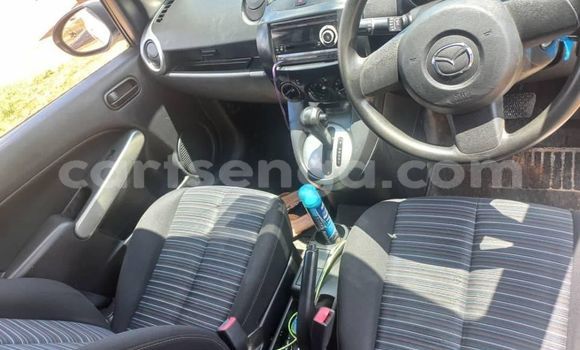 Nunua Ilio tumika Mazda 2 White Gari ndani ya Kwaluseni nchini Manzini Nunua Ilio tumika Mazda 2 White Gari ndani ya Kwaluseni nchini Manzini