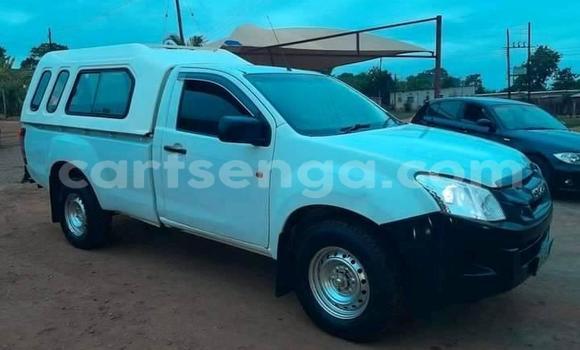 Nunua Ilio tumika Isuzu D–MAX White Gari ndani ya Kwaluseni nchini Manzini Nunua Ilio tumika Isuzu D–MAX White Gari ndani ya Kwaluseni nchini Manzini