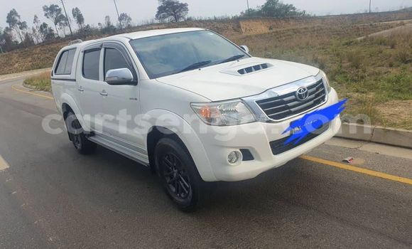 Buy Used Toyota Hilux White Car in Kwaluseni in Manzini Buy Used Toyota Hilux White Car in Kwaluseni in Manzini
