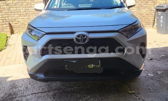 Buy Used Toyota RAV4 White Car in Kwaluseni in Manzini