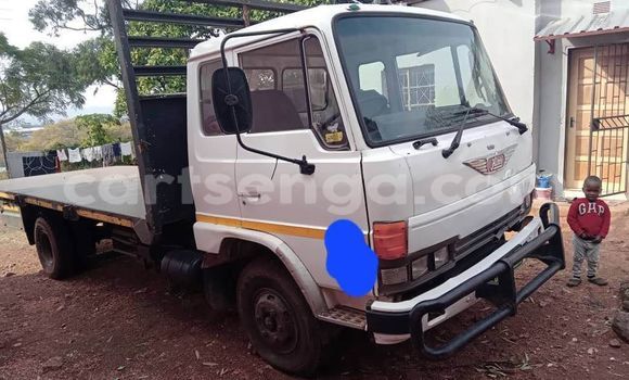 Acheter Occasion Utilitaire Hino Ranger Blanc à Kwaluseni, Manzini Acheter Occasion Utilitaire Hino Ranger Blanc à Kwaluseni, Manzini